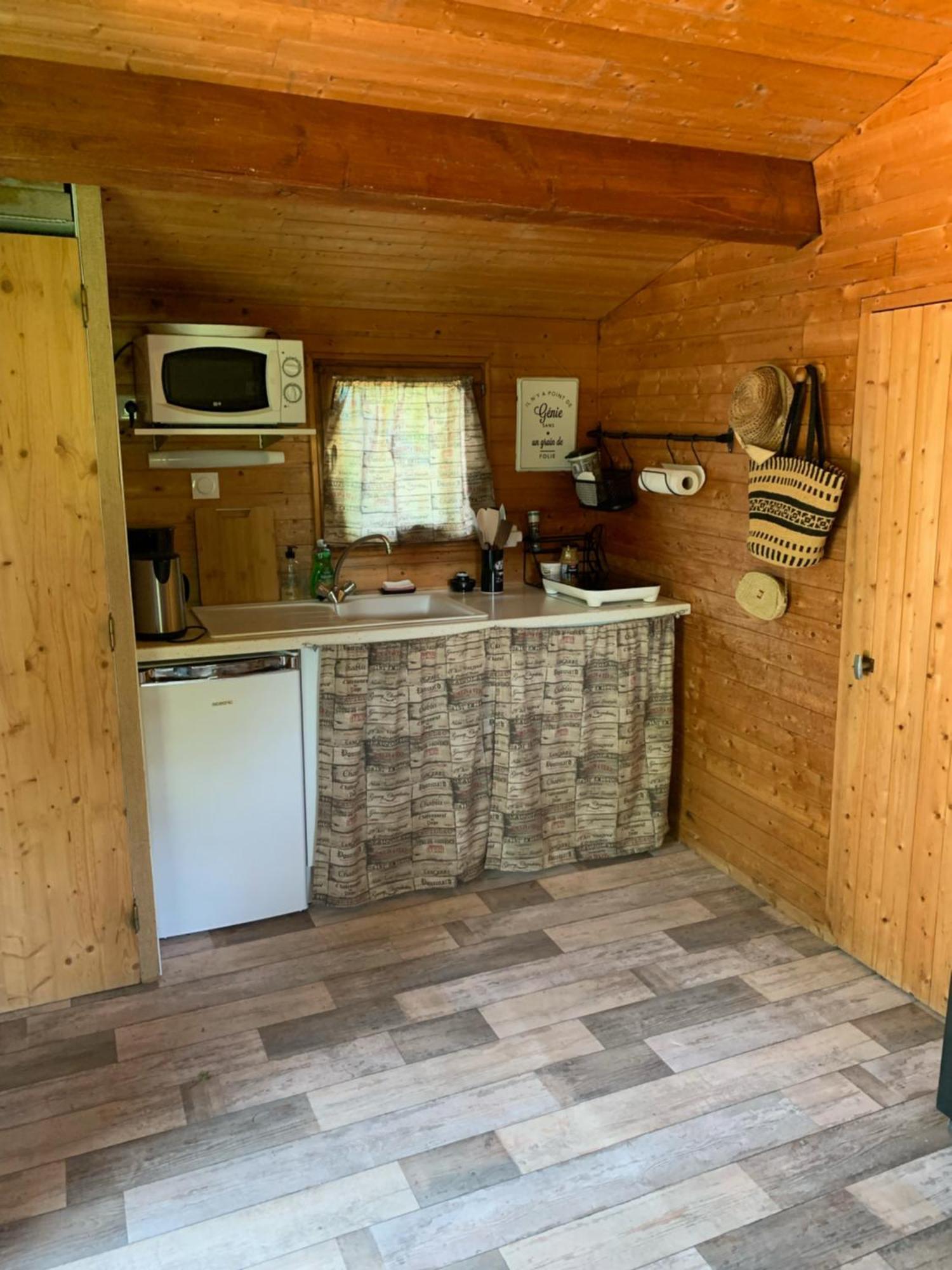 Les Petits Chalets De Dudu La Voulte-sur-Rhone Bagian luar foto