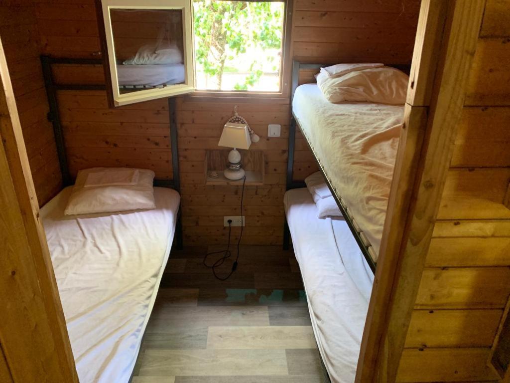 Les Petits Chalets De Dudu La Voulte-sur-Rhone Ruang foto